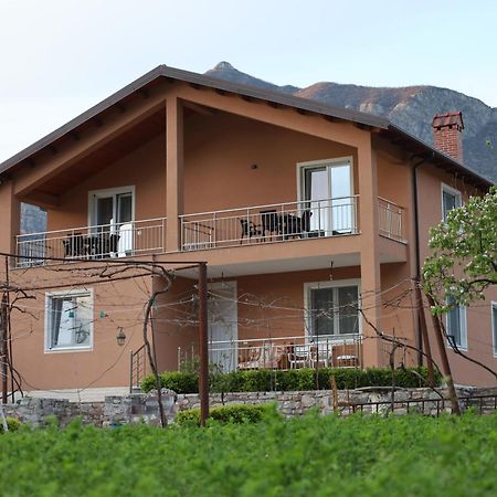 Koman_Lakeview_Apartments Шкодер Екстер'єр фото