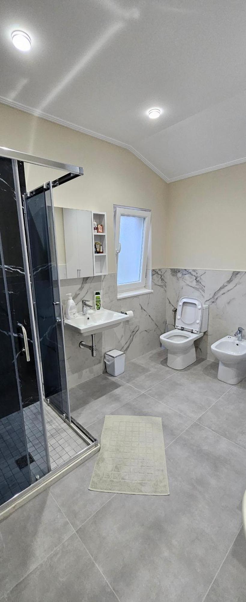 Koman_Lakeview_Apartments Шкодер Екстер'єр фото
